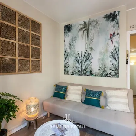 Emeraude Cozy Nest 3 Heart Of Historic District 2 Guests